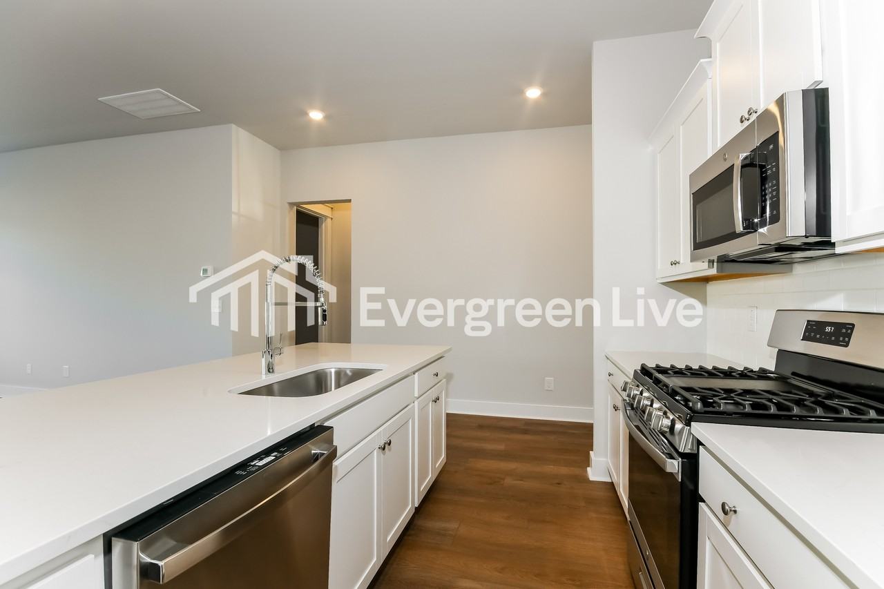 134 Bloomsbury St - Photo 5 of 15