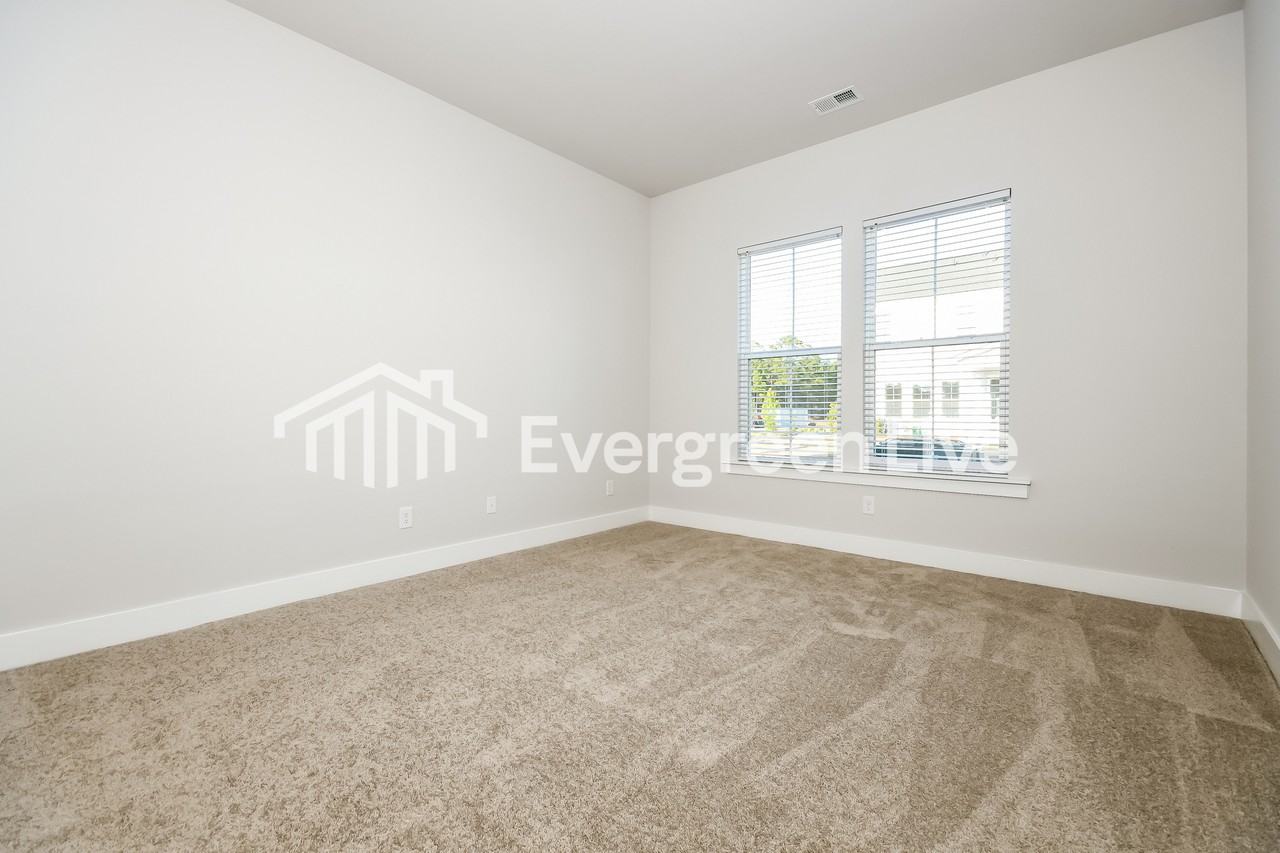 134 Bloomsbury St - Photo 6 of 15