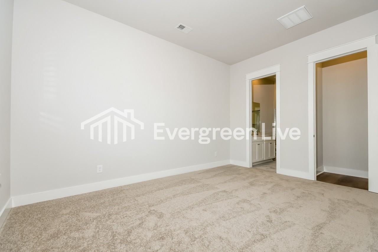 134 Bloomsbury St - Photo 7 of 15