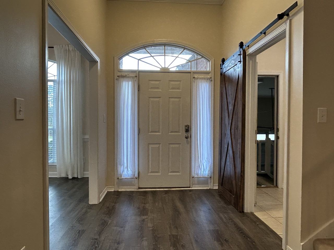 6424 Cherry Ridge Court West - Photo 3 of 25