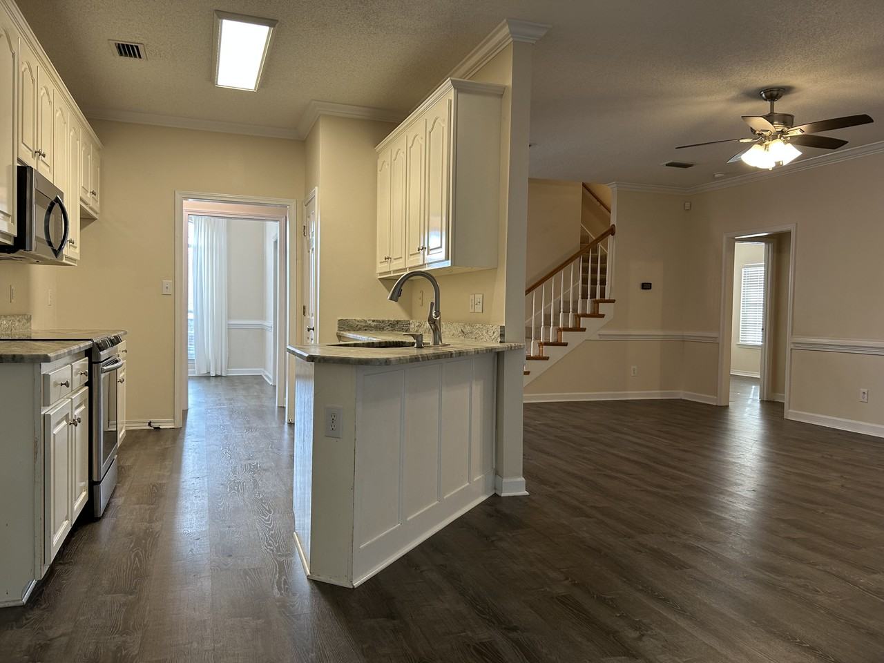 6424 Cherry Ridge Court West - Photo 6 of 25