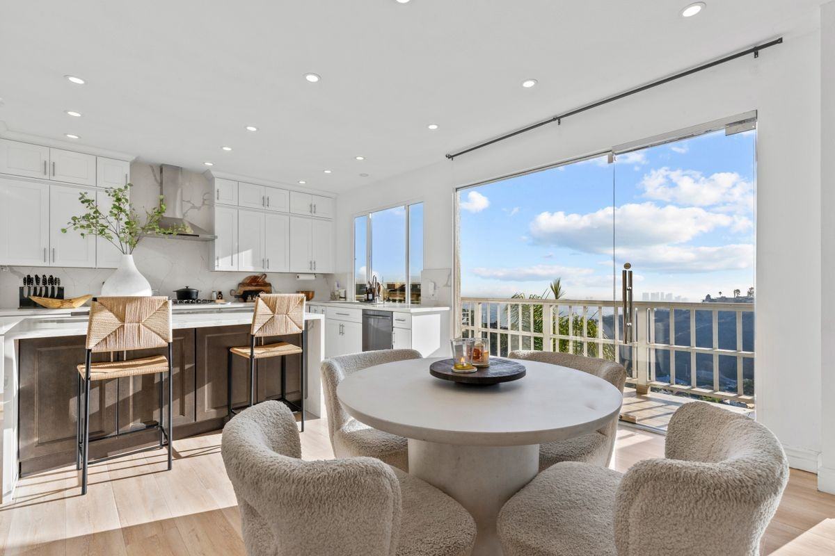 2019 Sunset Plaza Dr - Photo 3 of 48