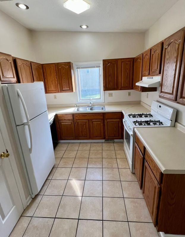 1823 Hutchins Ave - Photo 5 of 12