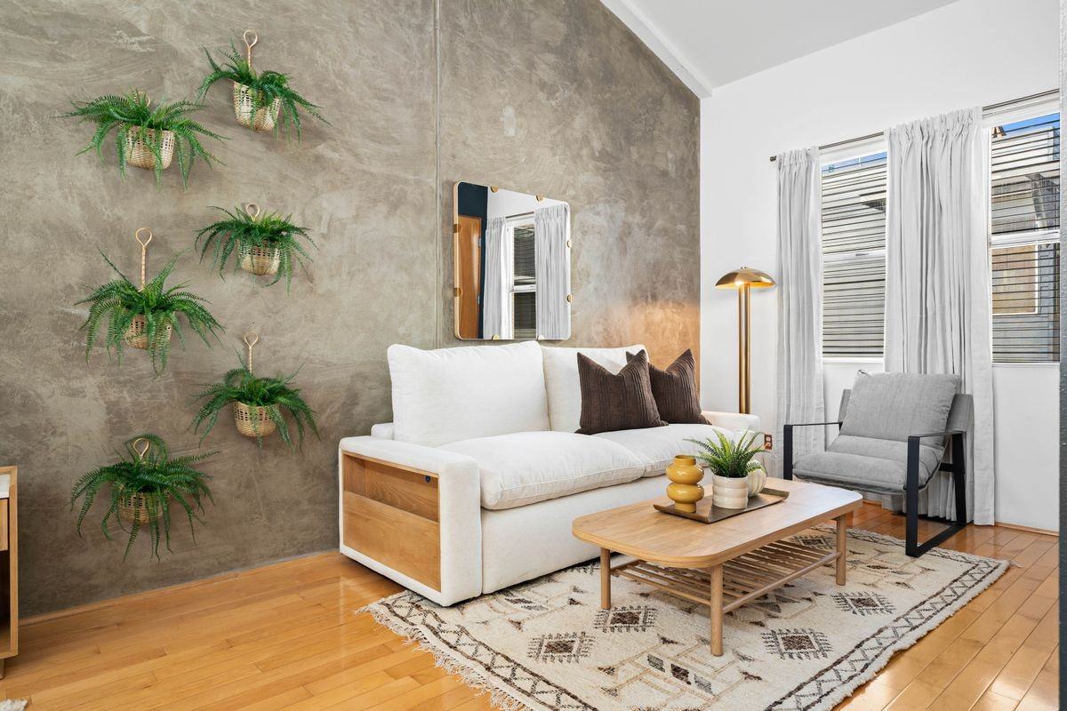 1048 F Street - Photo 3 of 50