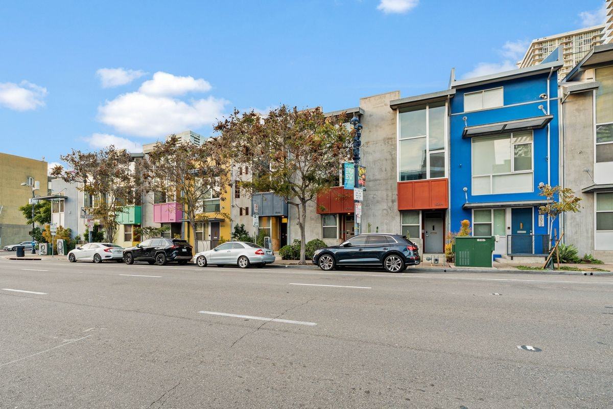 1048 F Street - Photo 6 of 50