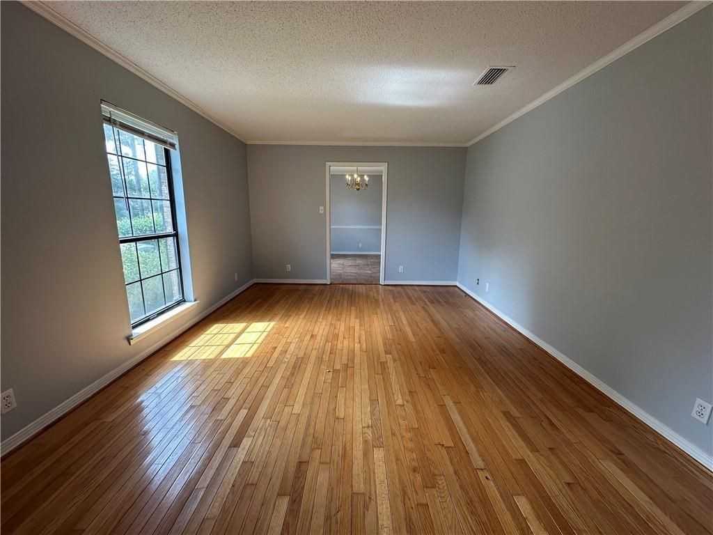 6750 Browder Drive - Photo 4 of 32