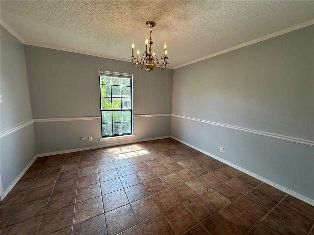 6750 Browder Drive - Photo 5 of 32