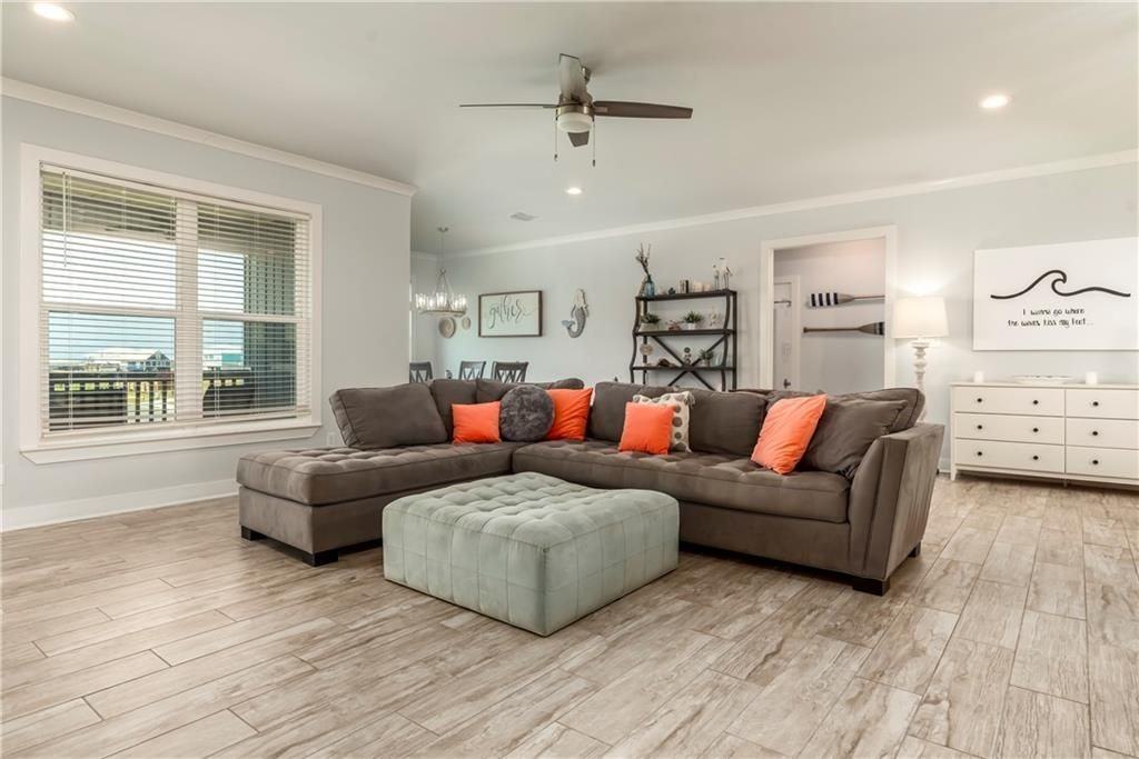 1913 Cadillac Avenue - Photo 7 of 43