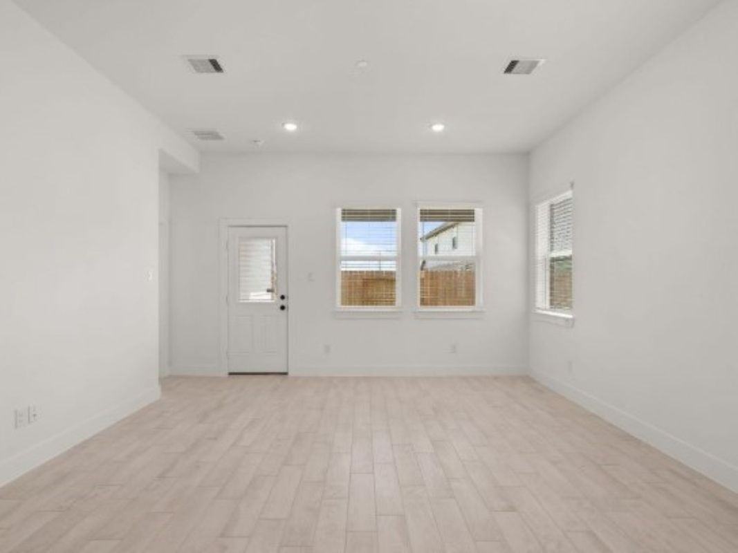 19293 Hazel Firs Court - Photo 6 of 17