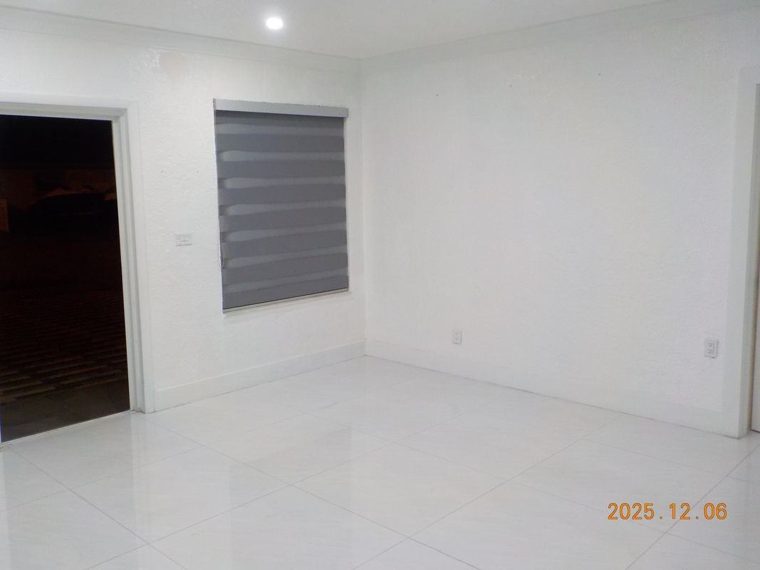 1211 West 34th Street - Photo 6 of 6