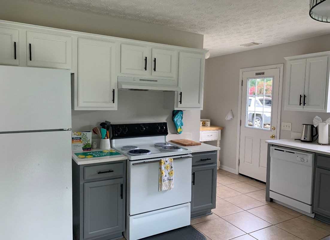 325 Dreamland Court - Photo 3 of 6