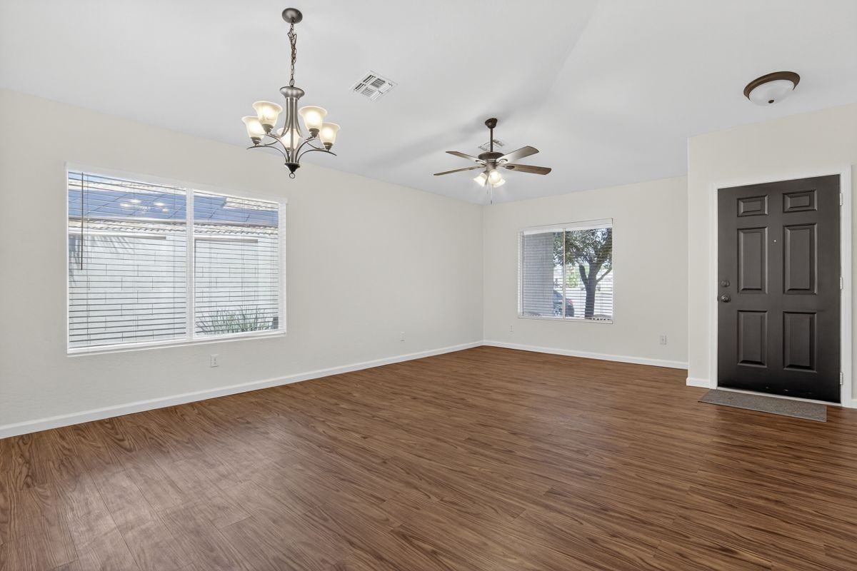 15481 West Mauna Loa Lane - Photo 3 of 17