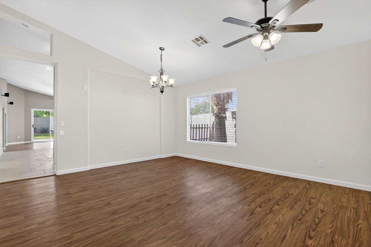 15481 West Mauna Loa Lane - Photo 4 of 17