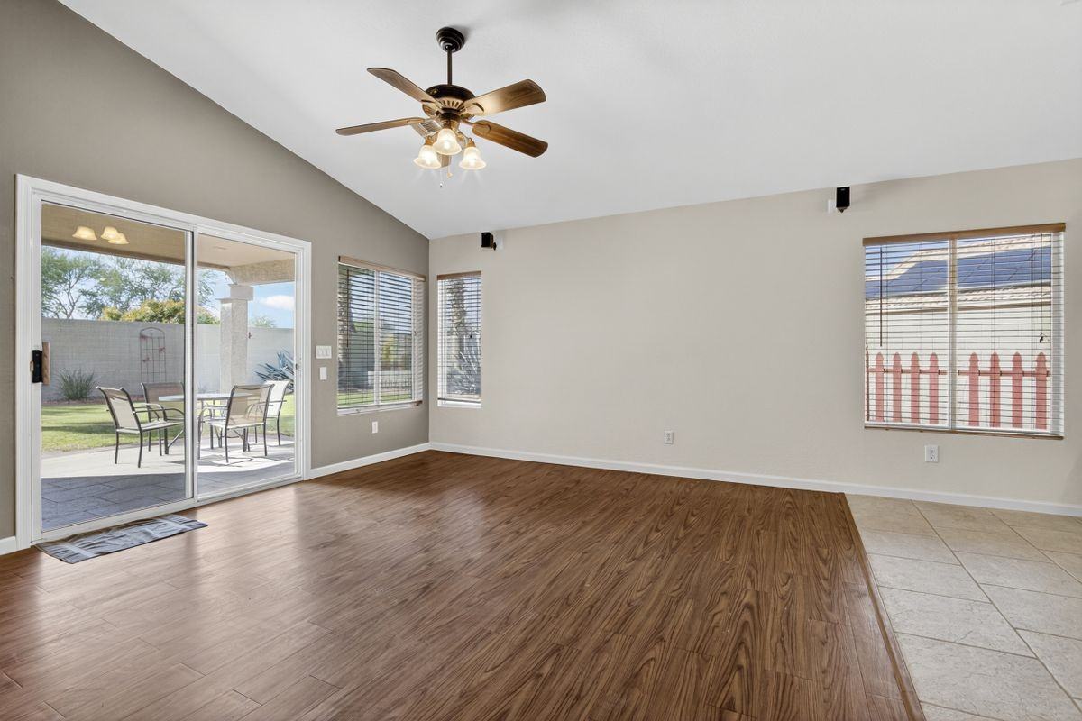 15481 West Mauna Loa Lane - Photo 7 of 17