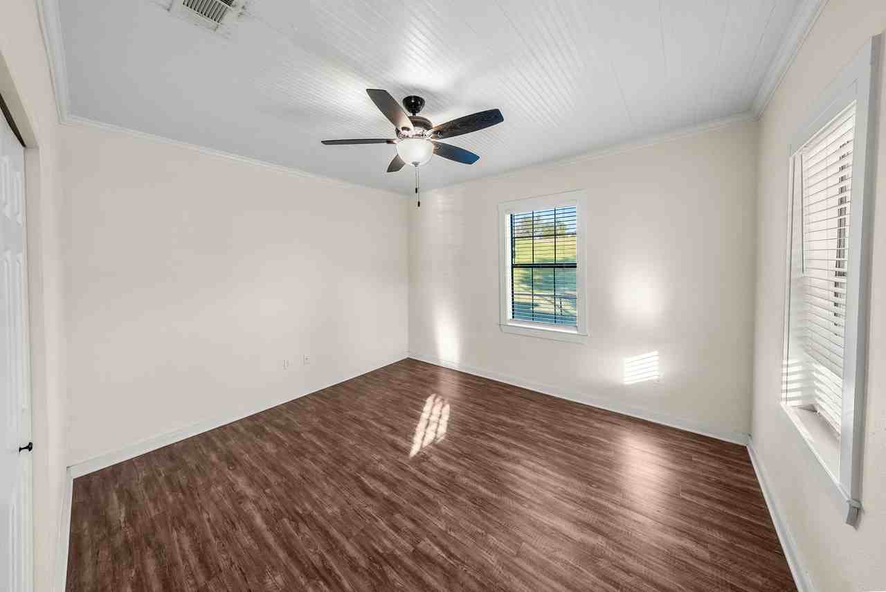 306 Courthouse St - Photo 5 of 7