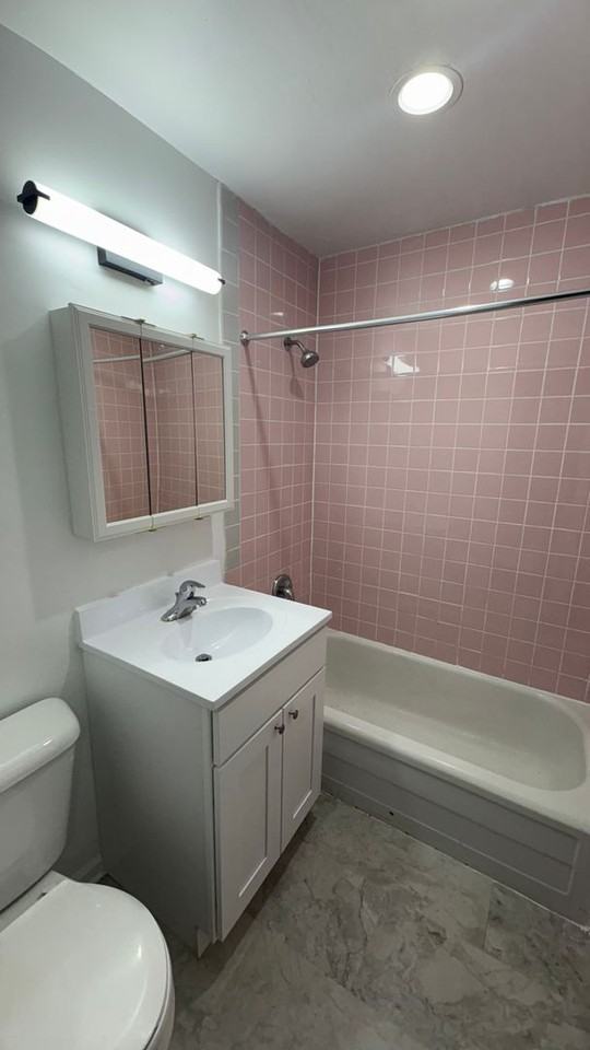 Marquette Apartments West - Photo 6 of 31