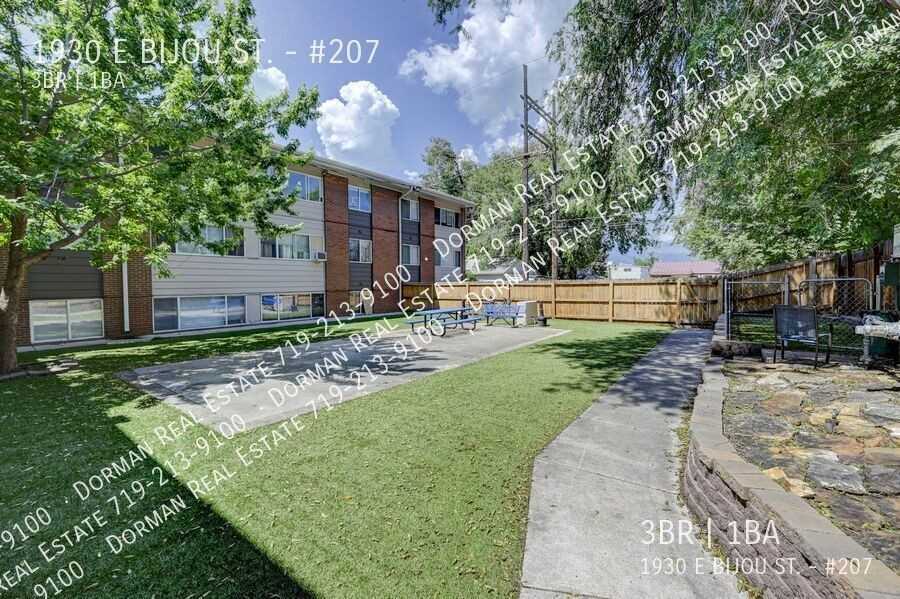 Summit View Apartments - Photo 6 of 10