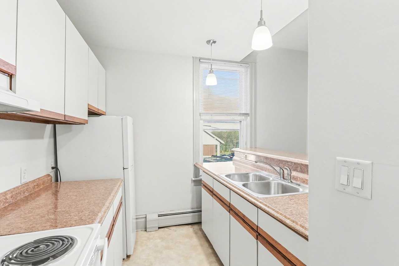 143-145 15th St - Photo 5 of 10