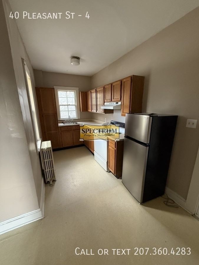 40 Pleasant St - Photo 2 of 12