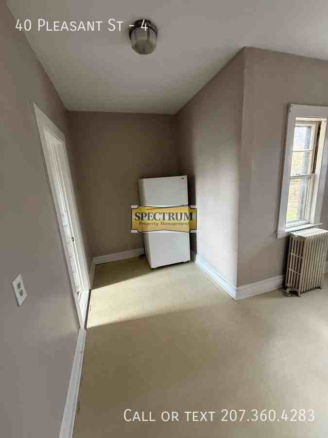 40 Pleasant St - Photo 3 of 12