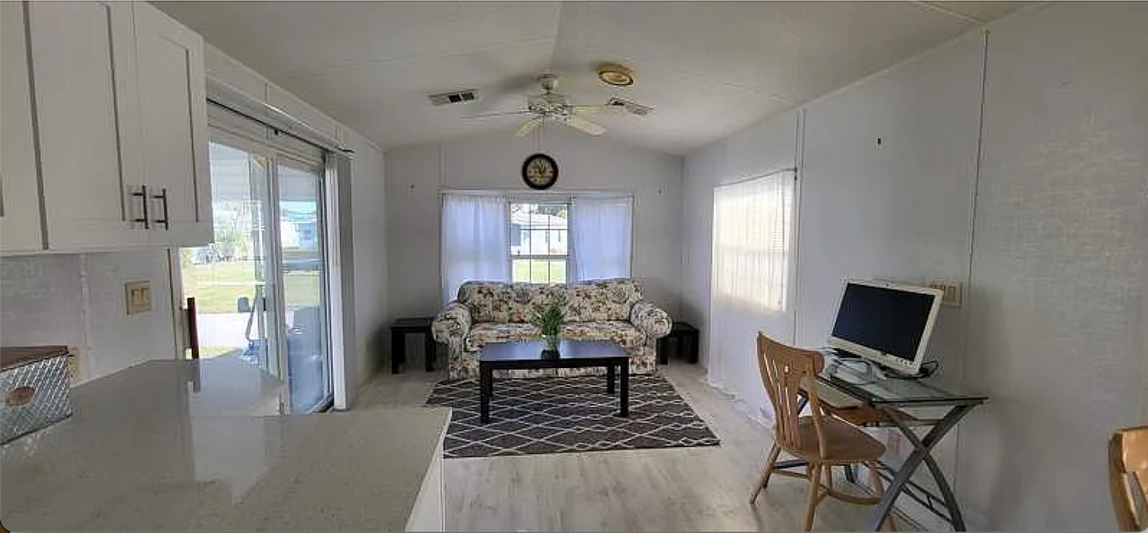 786 Wisteria Lane - Photo 2 of 22