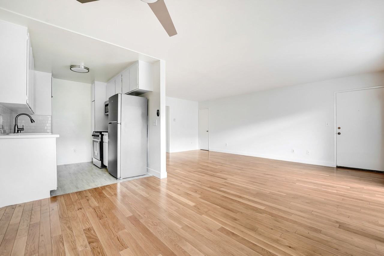 3415 McLaughlin Ave in Mar Vista!  Steps to toe Mar Vista Rec Center! - Photo 2 of 3