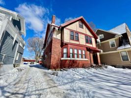 featured image of 231 Lyon Street Northeast