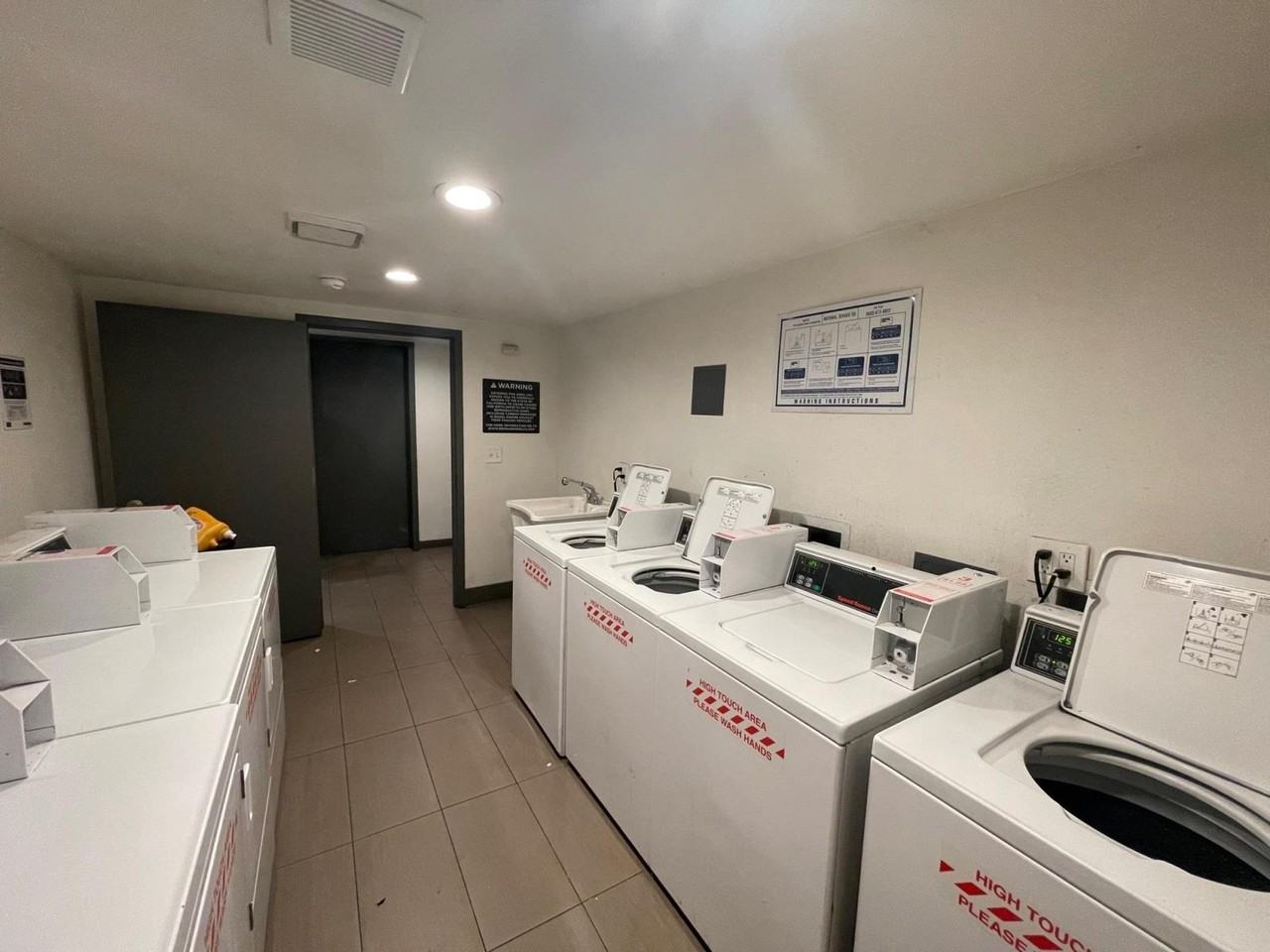 Park Downtown Apartments - Photo 5 of 7