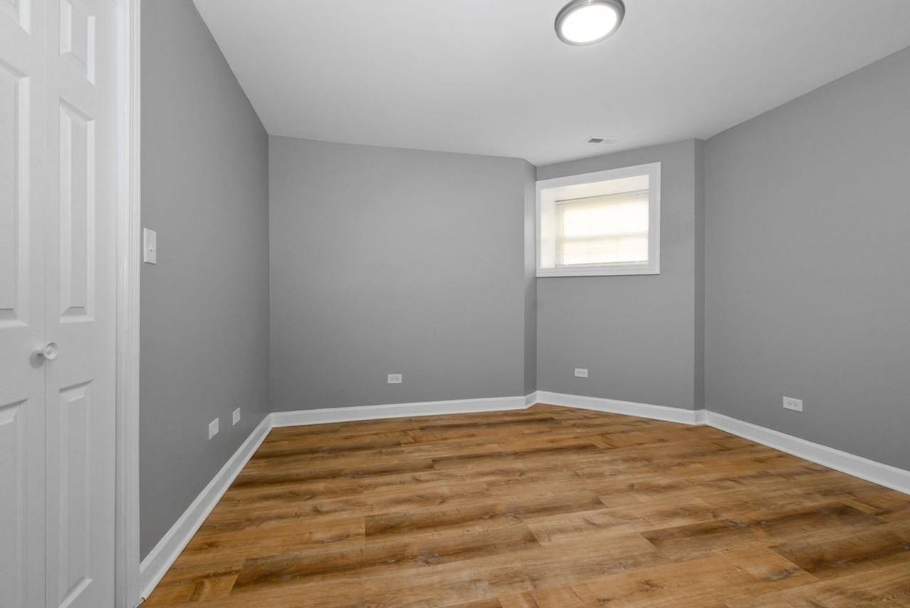 4801 S Calumet Ave - Photo 4 of 9