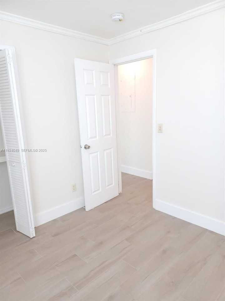 2134 Cleveland Street #B - Photo 6 of 17