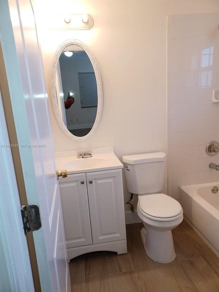 2134 Cleveland Street #B - Photo 7 of 17