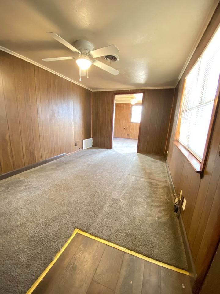 409 East Wabash Avenue - Photo 2 of 9