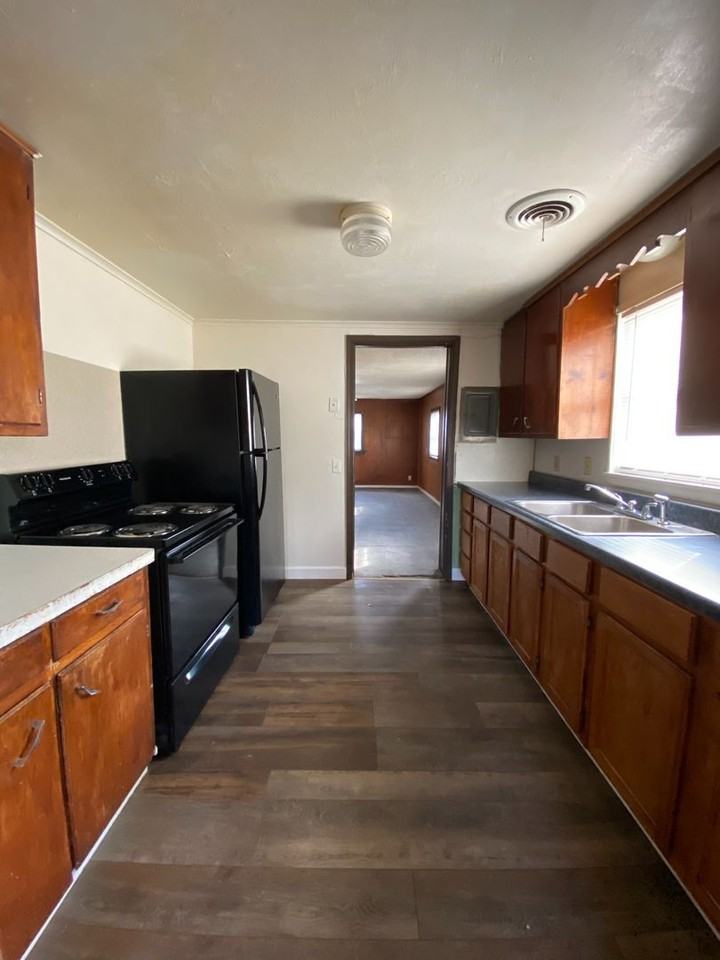 409 East Wabash Avenue - Photo 4 of 9