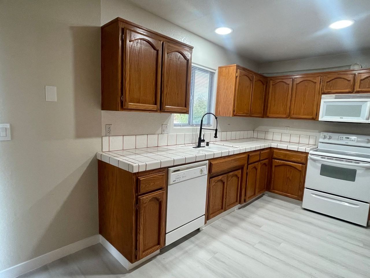 7263 Jimson Avenue - Photo 4 of 17