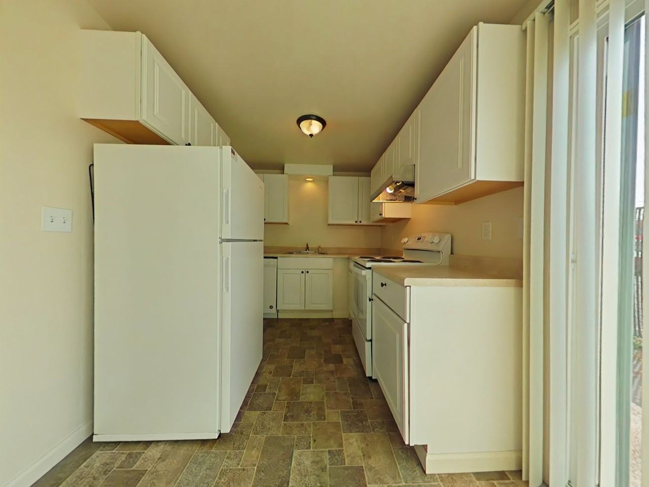 1909 Main Street #H - Photo 6 of 11