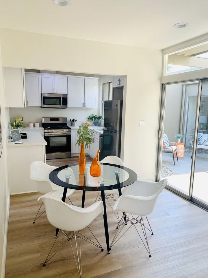 Grevelia - Photo 5 of 19