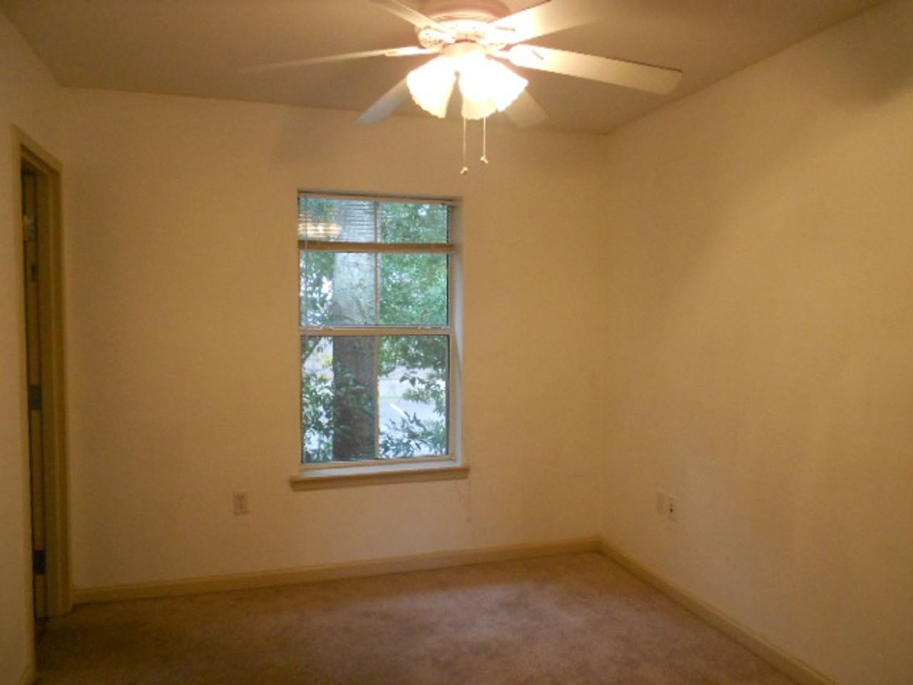 1609 West Pensacola Street #222 - Photo 4 of 9