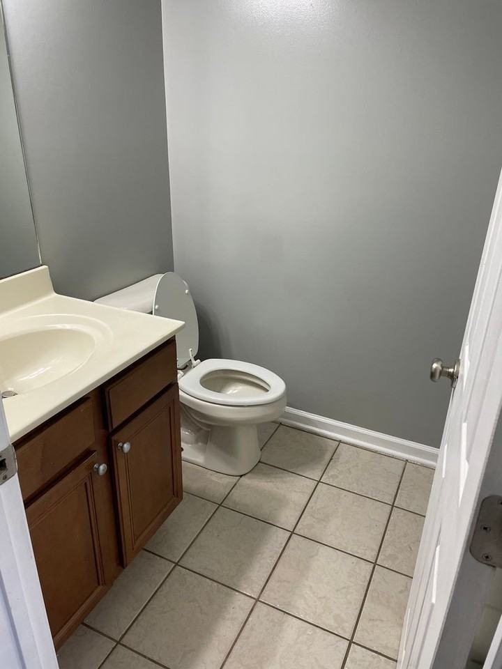 118 Lowell Court - Photo 3 of 12