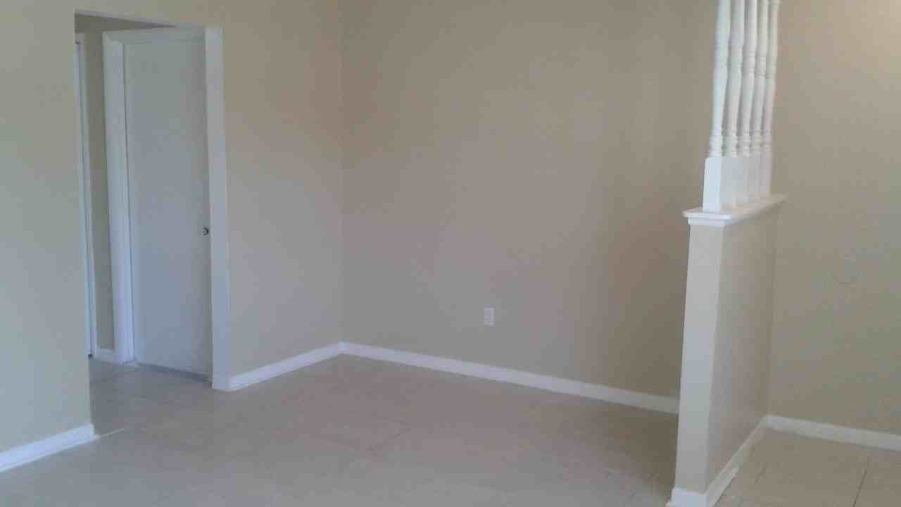 2299 Oshkosh Ct - Photo 3 of 13