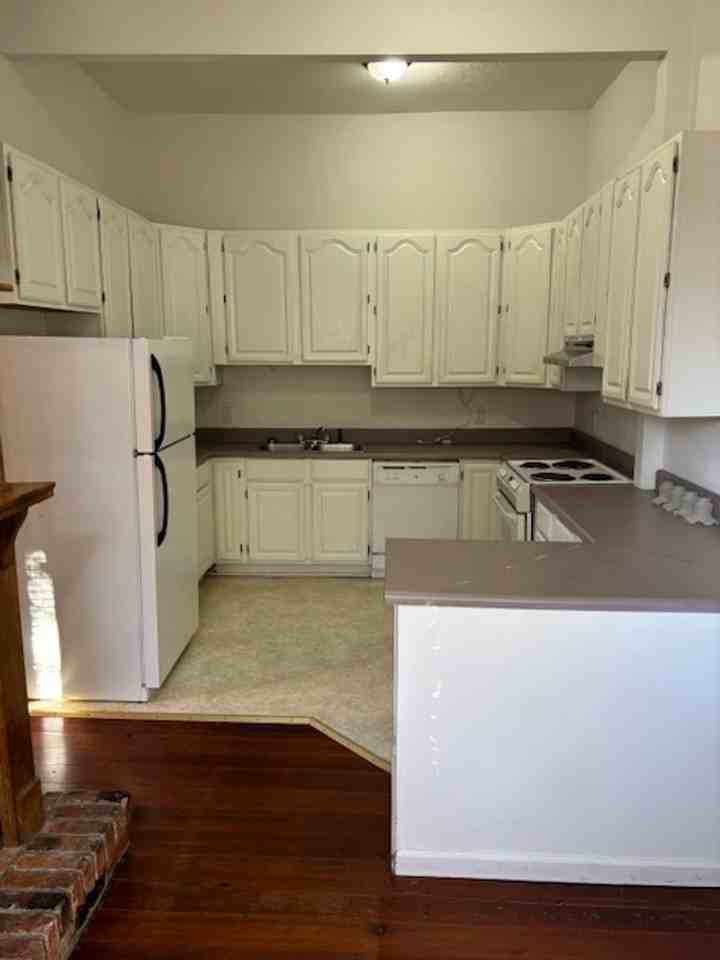 213 Chapel Street - Photo 2 of 15