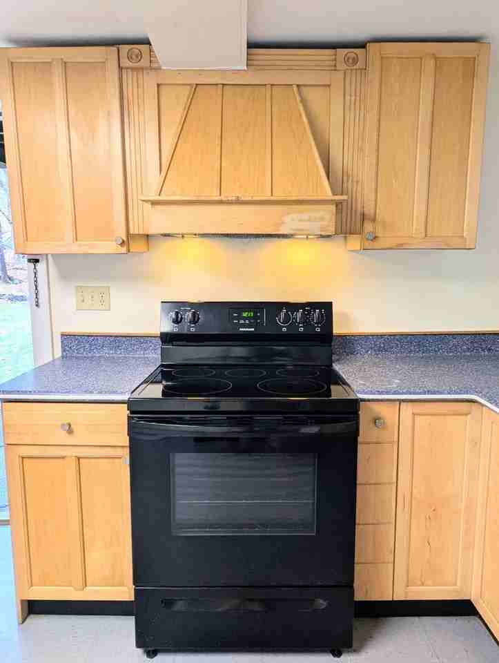 173 Elliot Street - Photo 5 of 13