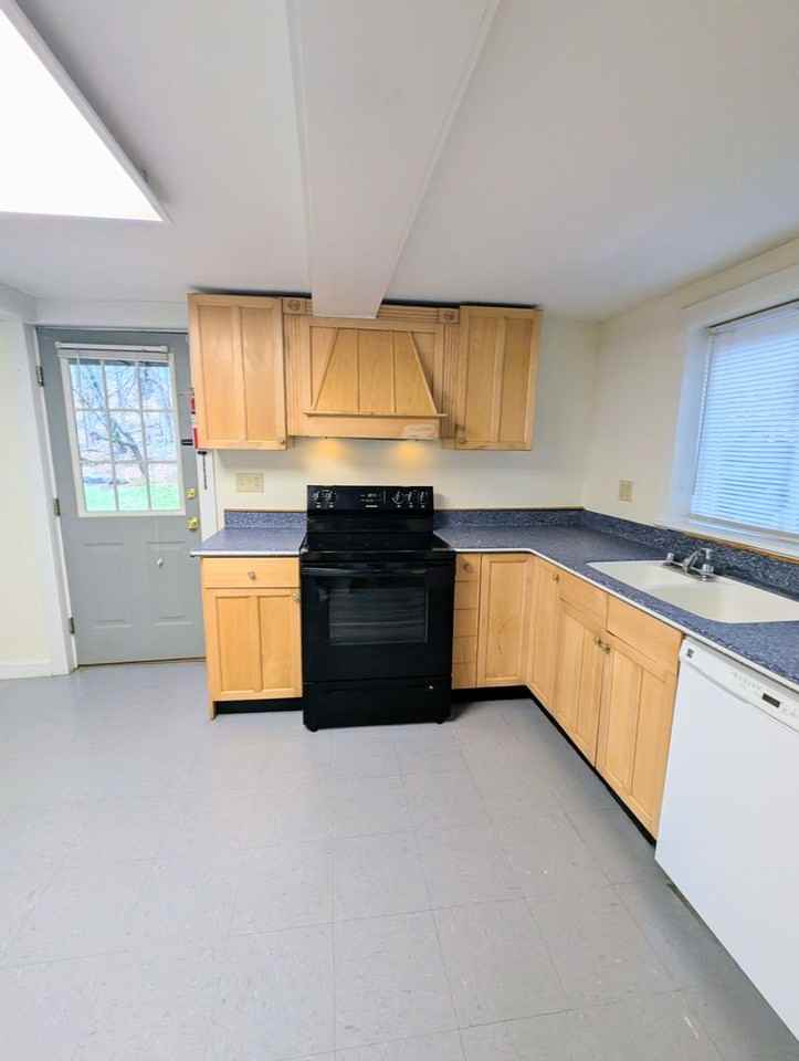 173 Elliot Street - Photo 6 of 13