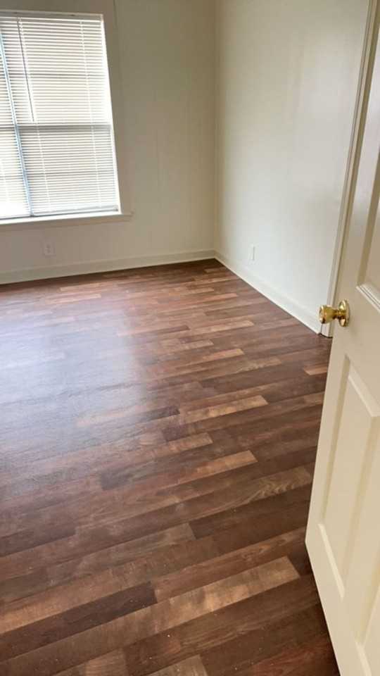 329 Oglesby St - Photo 3 of 9