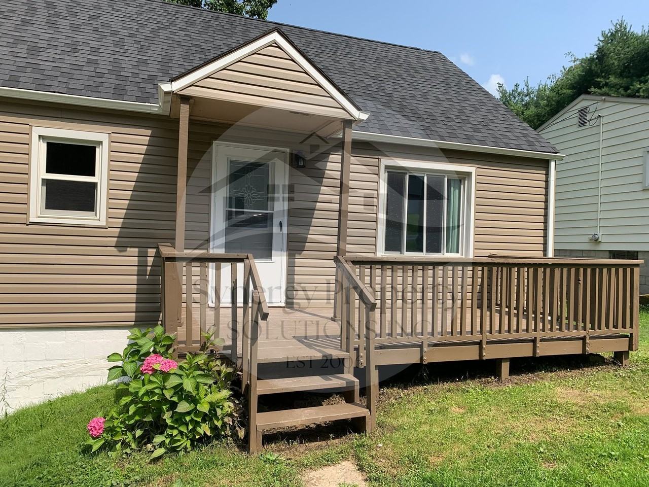 373 Agate Avenue - Photo 2 of 16