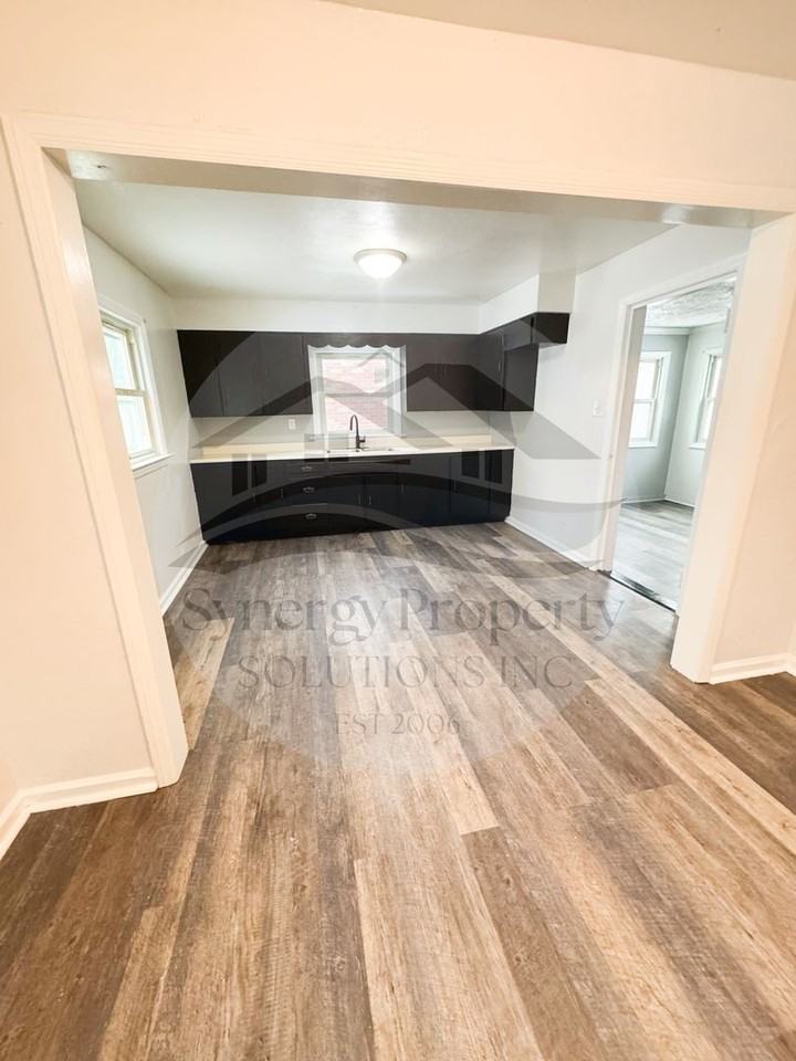 373 Agate Avenue - Photo 3 of 16