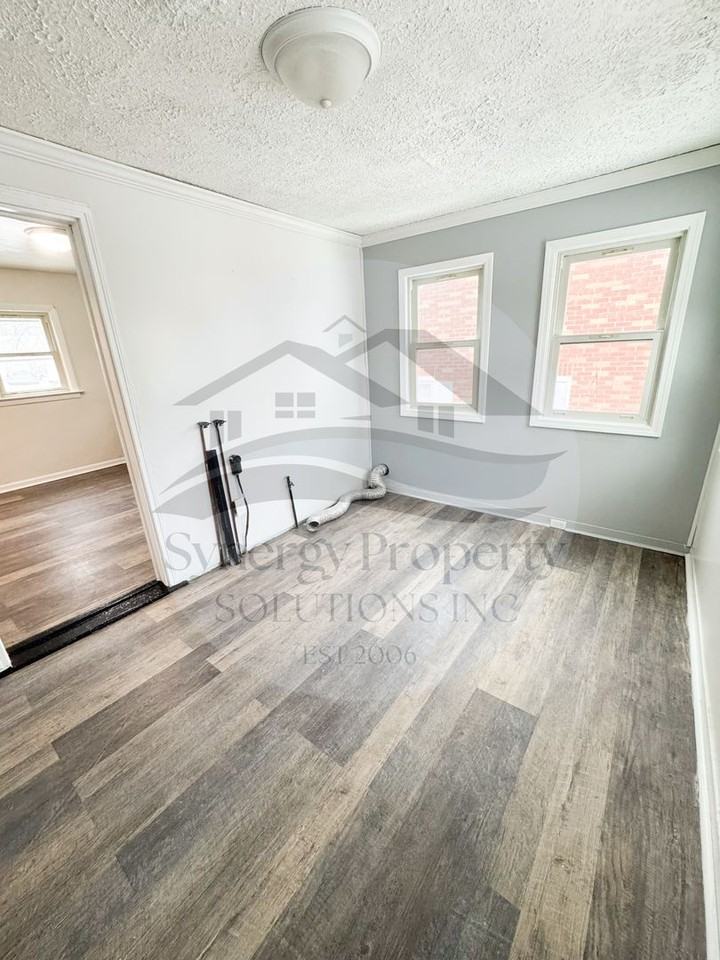 373 Agate Avenue - Photo 4 of 16