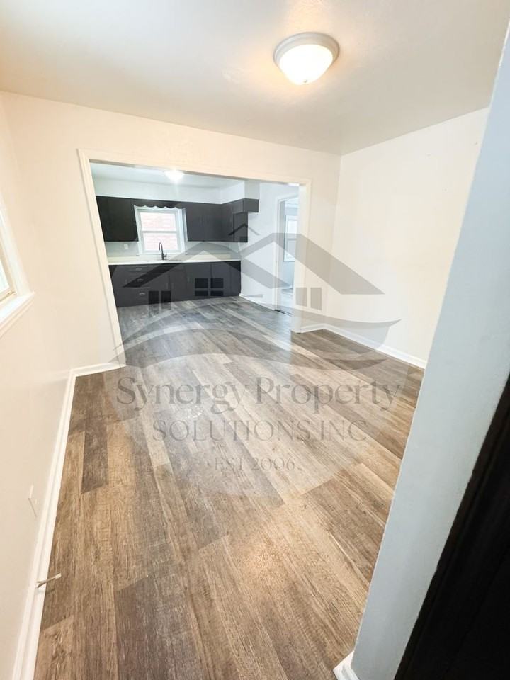 373 Agate Avenue - Photo 6 of 16