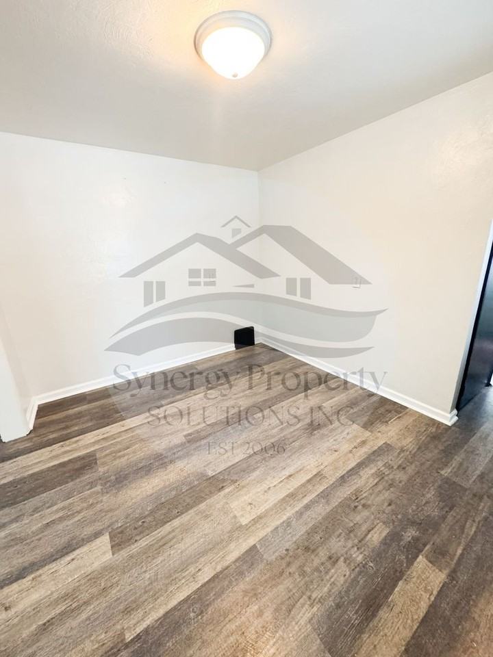 373 Agate Avenue - Photo 7 of 16