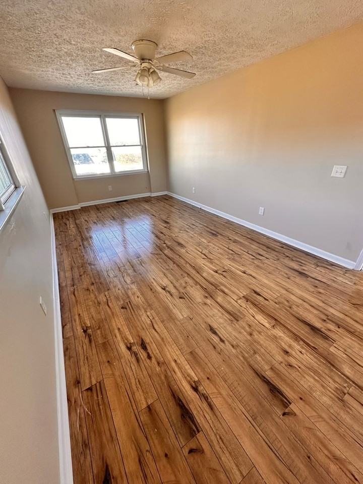 505 Warren Road Northeast - Photo 7 of 20