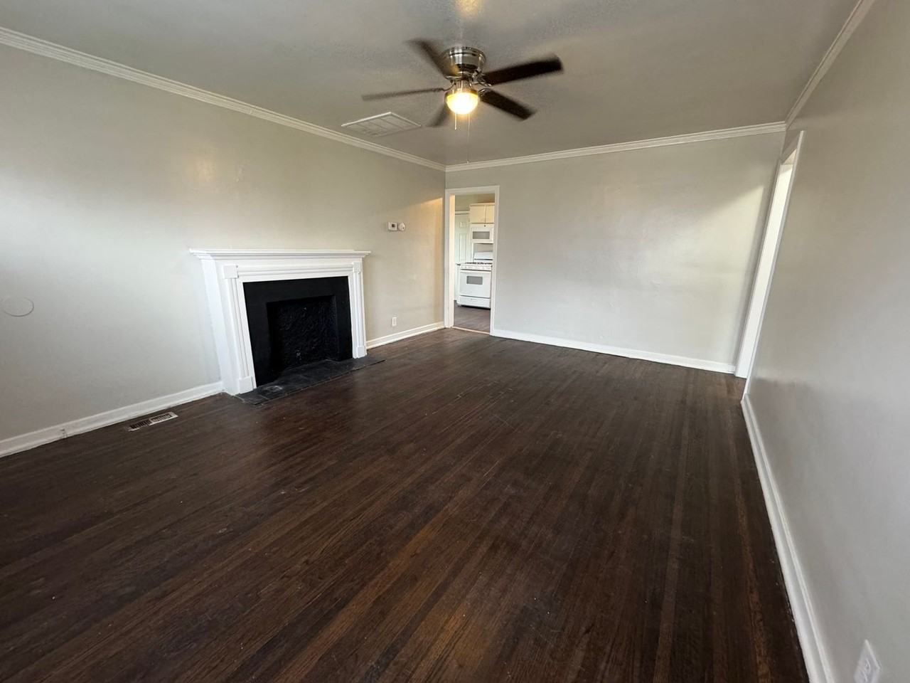 1329 North Lewis Place East - Photo 2 of 11